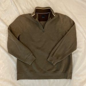 Arrow like new quarter zip pullover.
